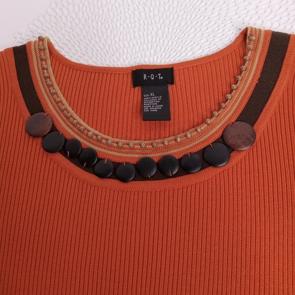 R.Q.T. SHORT SLEEVE PULLOVER SWEATER SIZE XL ORANGE WITH BRN.& TAN BEADING - Picture 7 of 10